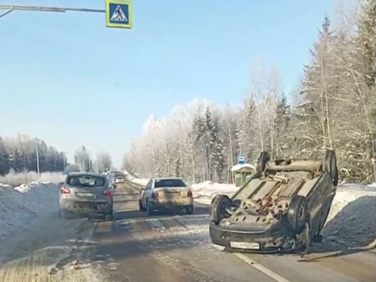 Жесткое ДТП с участием 2 легковушек произошло недалеко от Яхромы