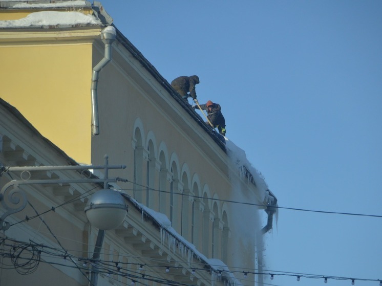 В Твери 88 управляющих компаний привлекли к ответственности за снег на крышах домов