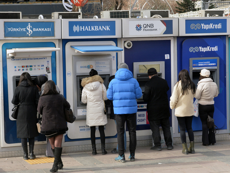 Россияне в Турции пожаловались на проблемы и неочевидные правила местных банков для открытия счета