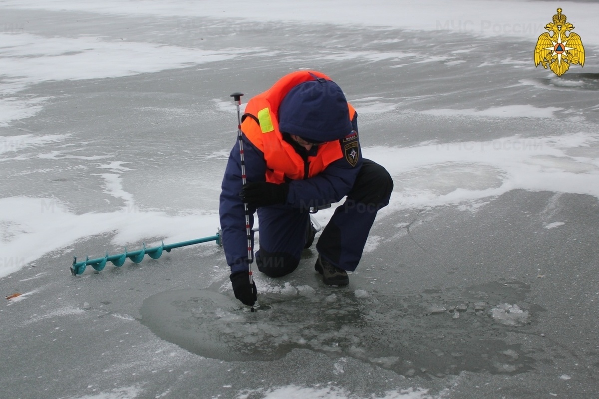 Костромское управление МЧС публиковало данные о толщине льда на водоемах области