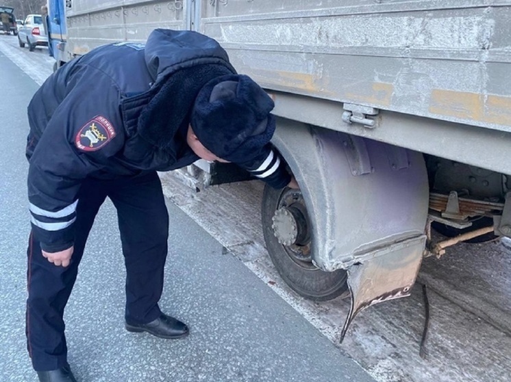 Скончалась девушка, в которую отлетело колесо на Серовском тракте