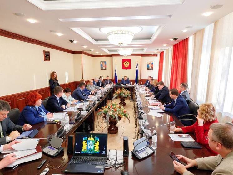 Нехватку кадров в строительной отрасли Югры планируют восполнить