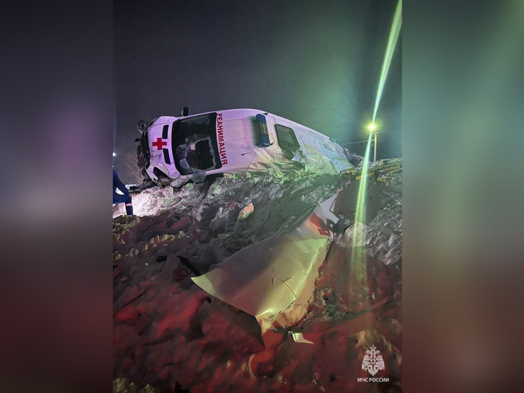 МЧС Башкирии сообщило подробности столкновения поезда и машины скорой помощи