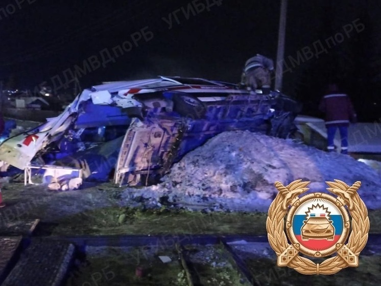 Поезд снес машину скорой помощи в Башкирии, погибла пациентка