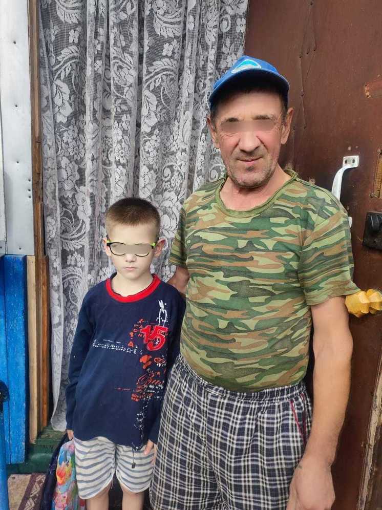 Добилась операции на глаза: томичка рассказала, как помогала семье погорельцев из Томска