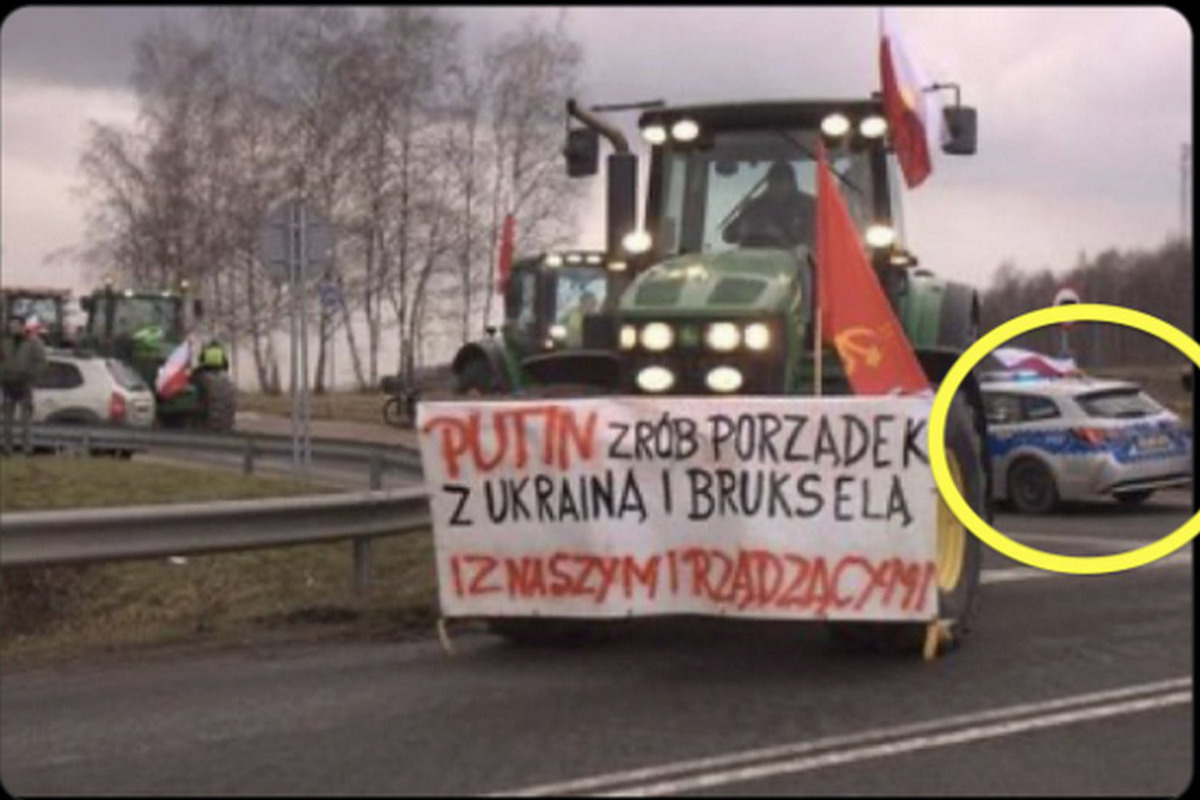A poster in support of Russia was noticed at a rally of Polish farmers