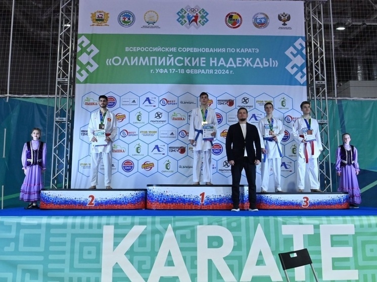 Пензенские спортсмены привезли 8 медалей со  всероссийских соревнований по карате