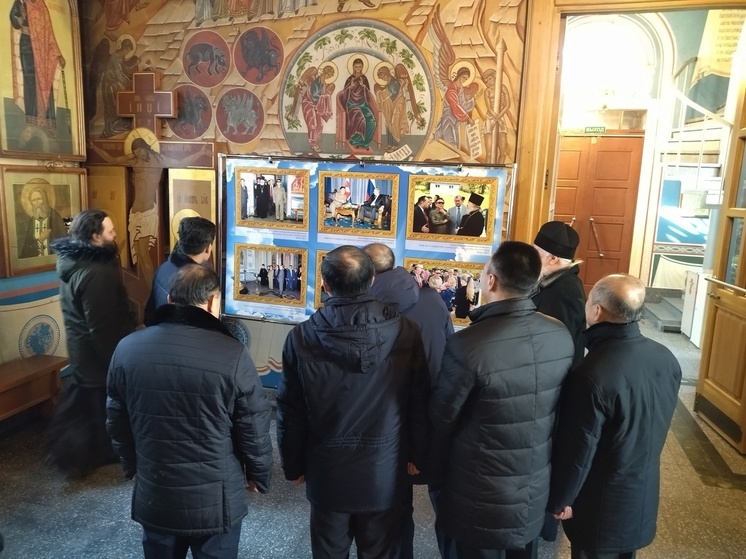 Сотрудники консульства КНДР посетили старейший храм Хабаровска