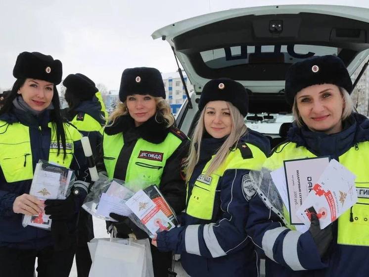 На улицы Сахалина вышел «Женский патруль»
