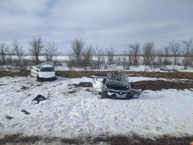 В ДТП на трассе Волгоград-Сальск трое получили травмы