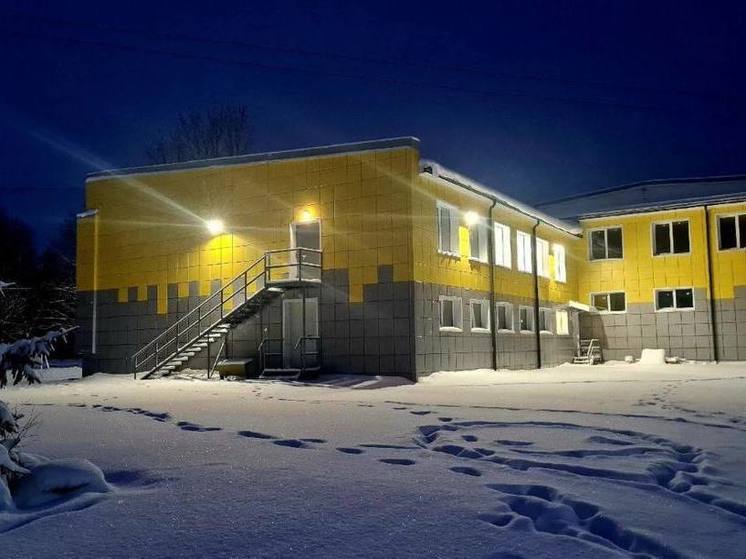 В поселке Кикерино под Волосово открыли отреставрированный Дом культуры