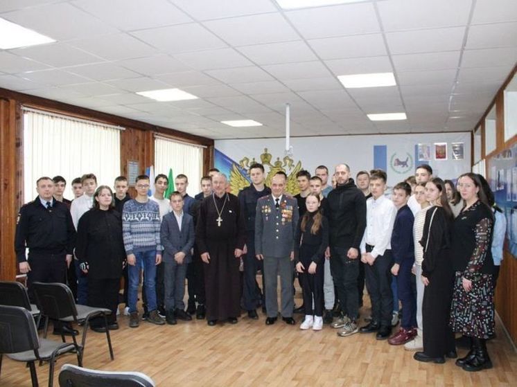 Полицейские Киренска провели для школьников «Урок мужества»