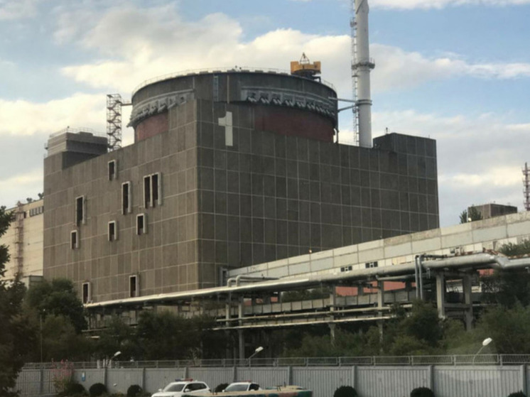 Запорожская атомная электростанция (ЗАЭС) была отключена от последней резервной внешней линии электропередачи во вторник и получает энергию от единственной работающей линии, сообщил в социальной сети Х (бывшая Twitter) генеральный директор Международного агентства по атомной энергии (МАГАТЭ) Рафаэль Гросси