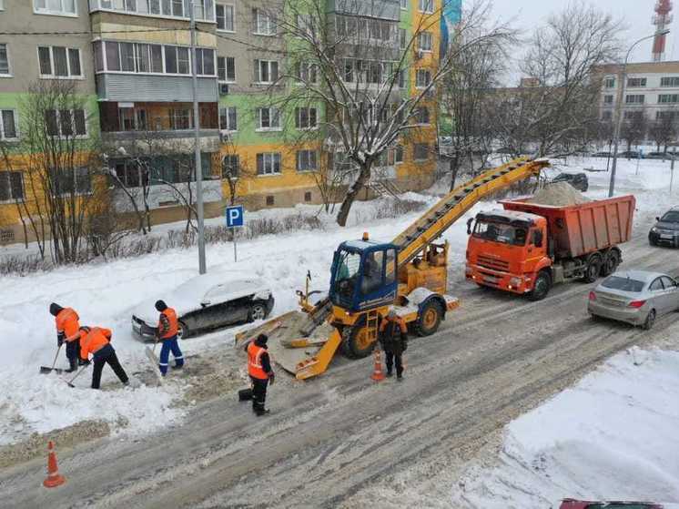 Уборка снега продолжается в Серпухове
