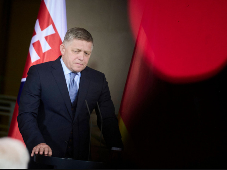 Фицо: Словакия выступит против "экономического безвиза" для Украины