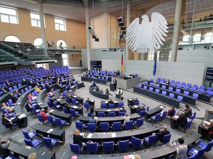 Германия — Заседания Бундестага: лидеры прогулов