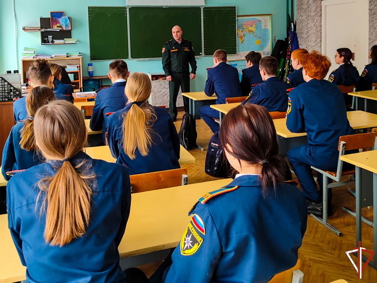 В Йошкар-Оле офицер Росгвардии рассказал школьникам о ведомственных вузах