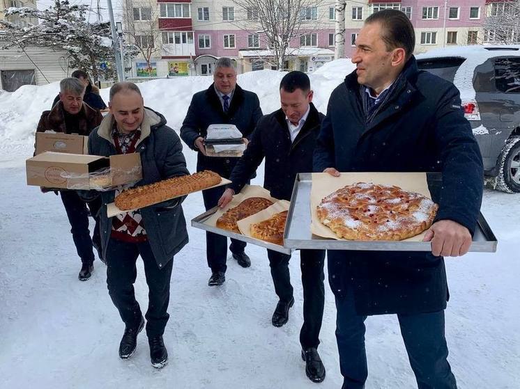 Сахалинский сенатор привез подарки в военный госпиталь