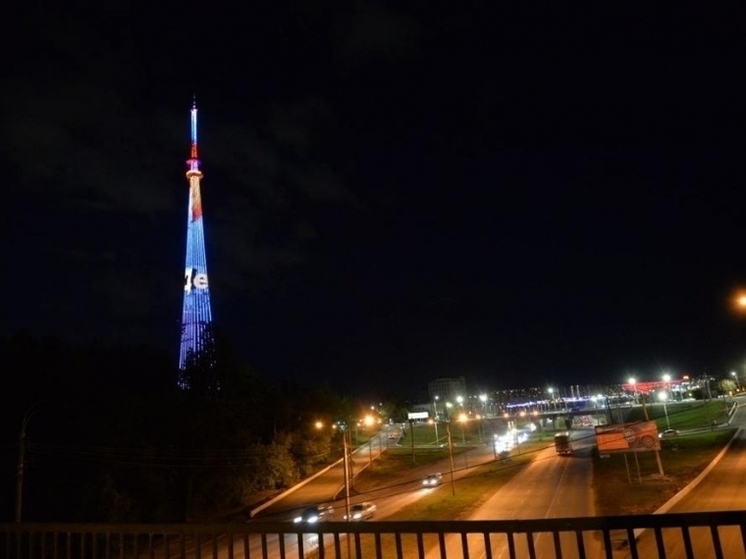 22 и 23 февраля на омской телебашне включат подсветку в честь Дня защитника отечества