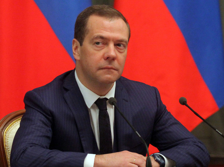 Медведев: Зеленский войдет в историю Украины как «кровавый клоун»