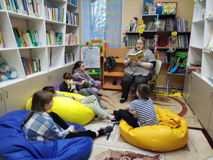 Больше 770 книг подарили жители Сургутского района местным библиотекам