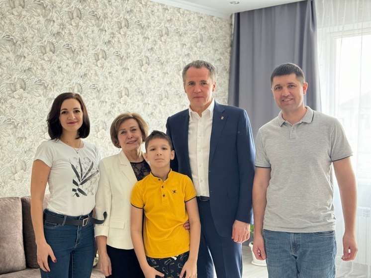 Вячеслав Гладков навестил семью мобилизованного белгородца