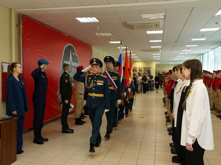 В Серпухове прошло посвящение в ряды Юнармии и вручение паспортов в преддверии Дня защитника Отечества