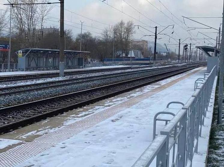 В Красноярске пассажир электрички получил травму на станции Белые Росы