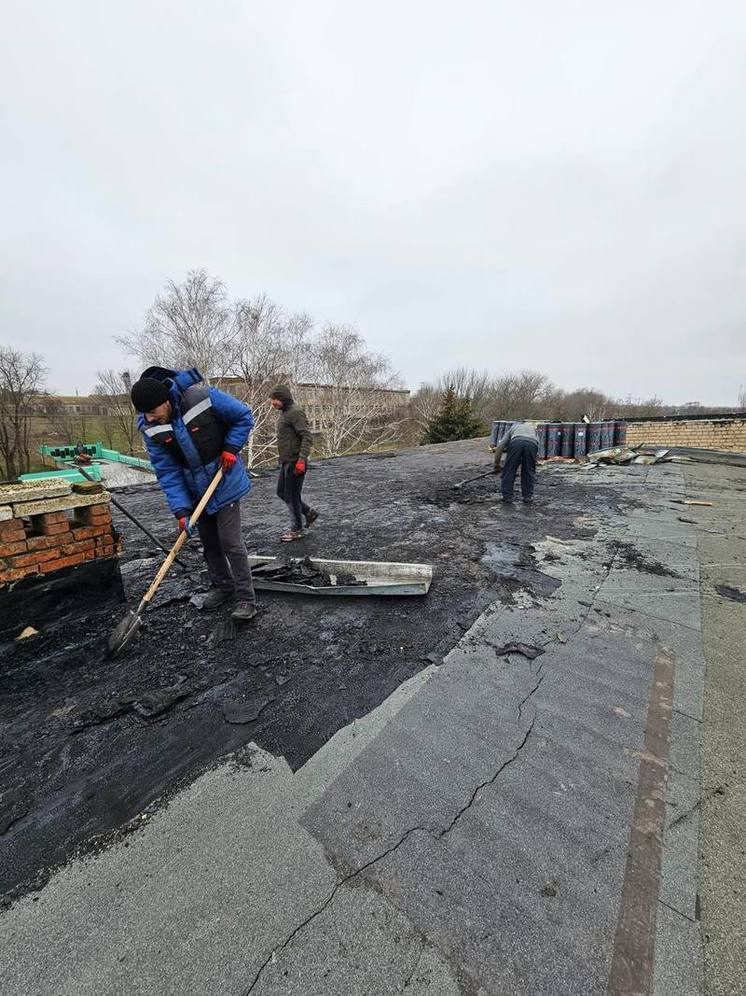 Шефы из Севастополя ремонтируют Дом культуры в Новониколаевке