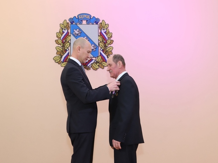 В Курске прошло торжественное собрание ко Дню защитника Отечества