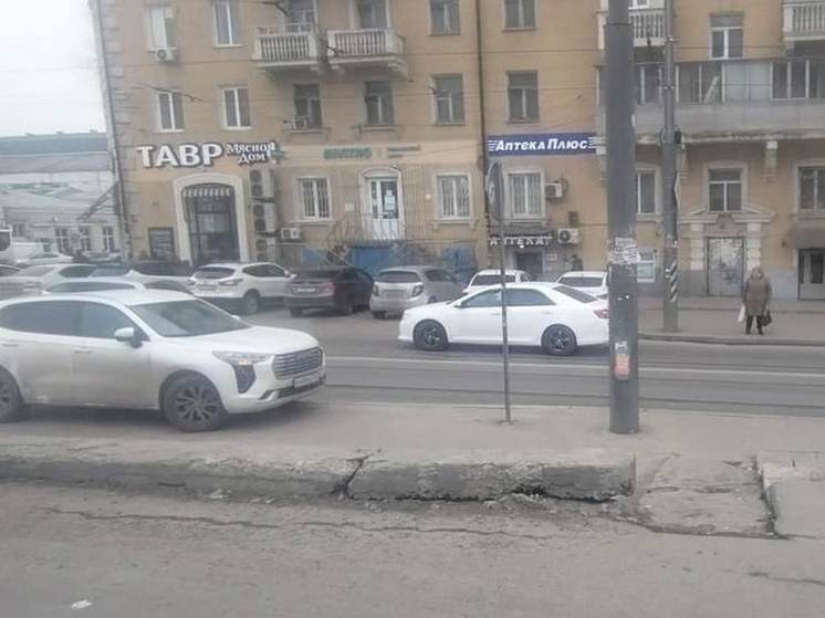 В Ростове водитель легковушки сбил 16-летнего юношу