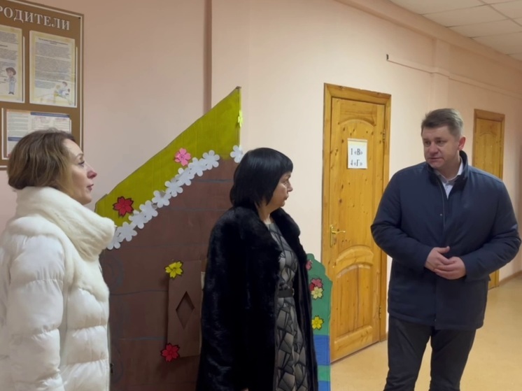 Мэр Белгорода проверил школу, ученики которой должны идти по улице в укрытие
