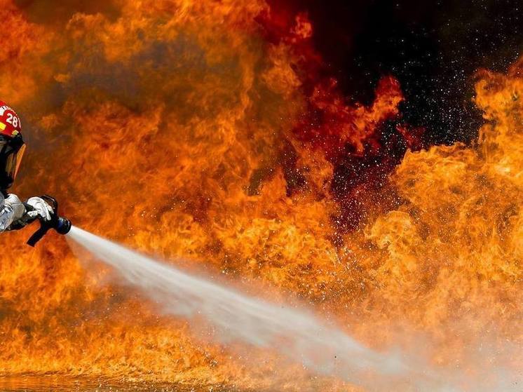 В Барнауле пожар площадью 180 «квадратов» произошел в административном здании
