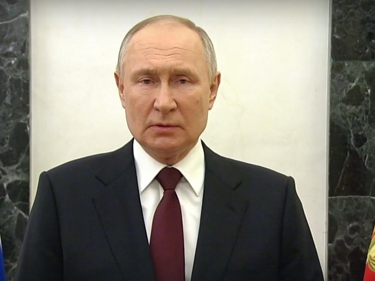 Президент Путин поздравил жителей Курской области с Днем защитника Отечества