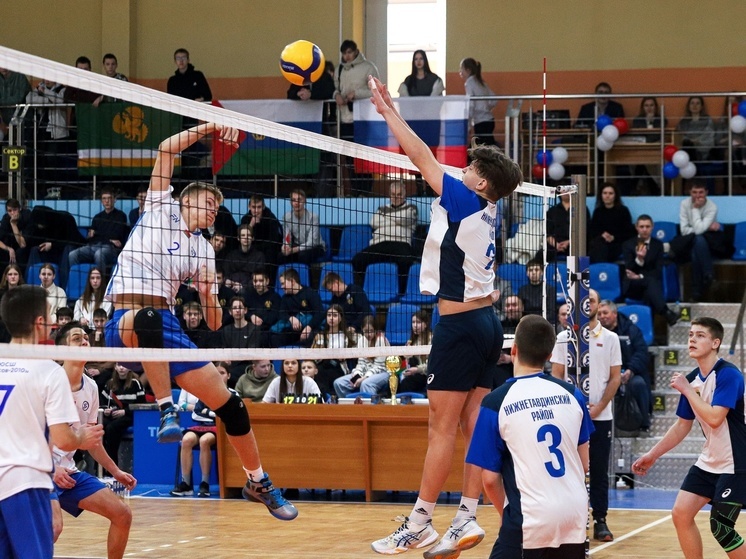 Волейболисты Тюменской области сыграли с белорусами