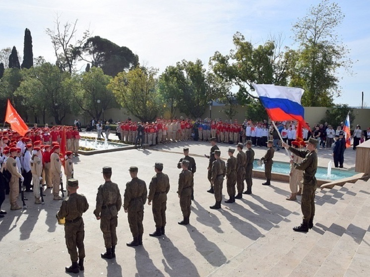 Алексей Копайгородский поздравил сочинцев с Днем защитника Отечества