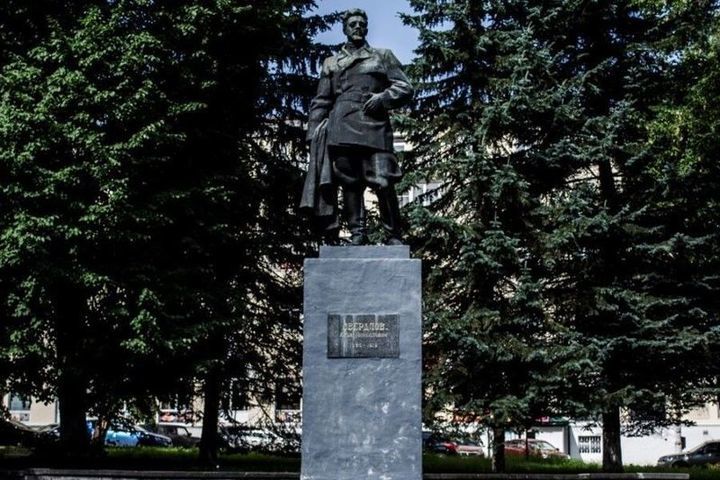 В Костроме готовятся к благоустройству сквера, который носит имя российского большевика-революционера