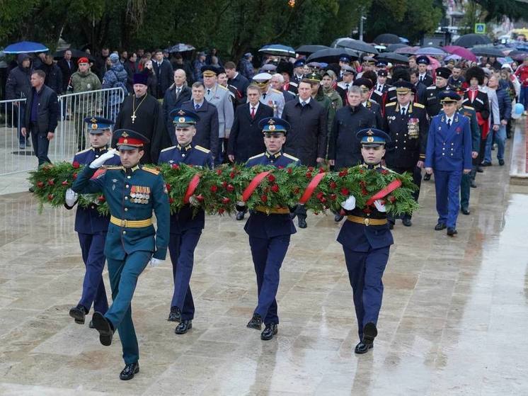 В Сочи прошли памятные возложения ко Дню защитника Отечества