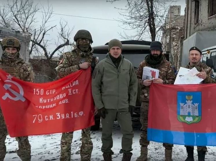 Губернатор Орловской области записал поздравление с Днём защитника Отечества в зоне СВО