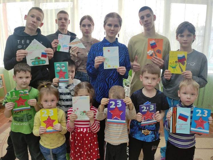 Маленькие астраханцы присоединились к акции «Открытка солдату к 23 февраля»