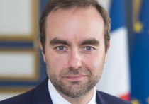 Министр обороны Франции Себастьян Лекорню сообщил в Ереване на пресс-конференции с армянским коллегой Суреном Папикяном, что Франция направил в Армению постоянного военного советника