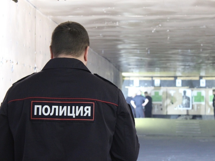 В Новгороде прошел чемпионат по стрельбе из пистолета Макарова среди полицейских