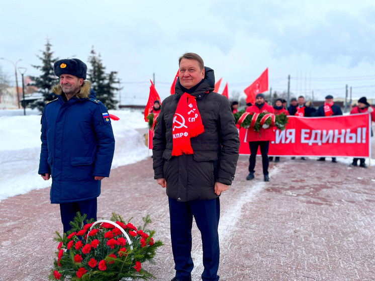 Нижегородские коммунисты приняли участие в памятном мероприятии, посвященном 106-й годовщине образования Красной Армии