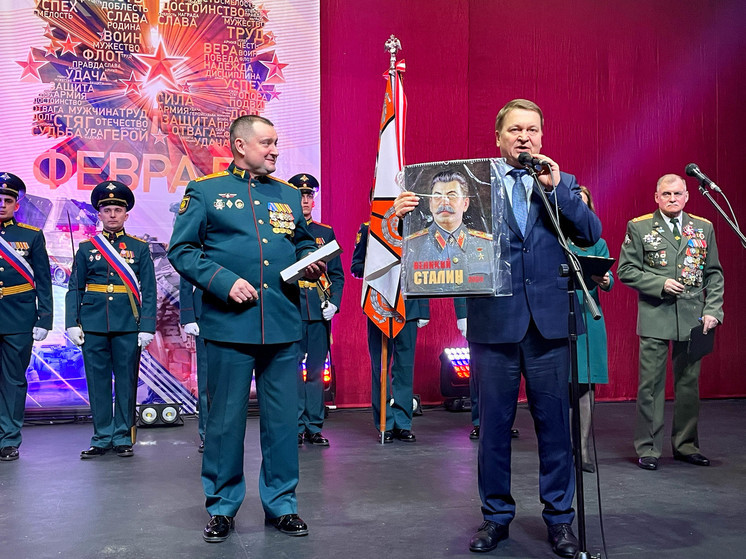 Владислав Егоров принял участие в праздничном мероприятии в одной из воинских частей Нижегородской области