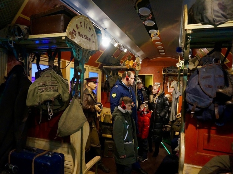 Прокуратура Смоленска организовала для детей работников ведомства посещение «Поезда Победы»