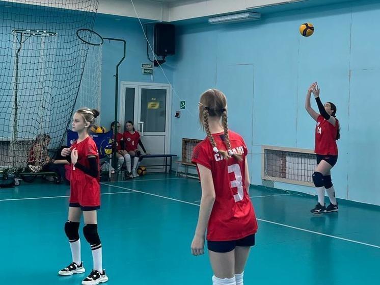 Юные волейболисты из Южно-Сахалинска посвятили турнир Дню защитника Отечества