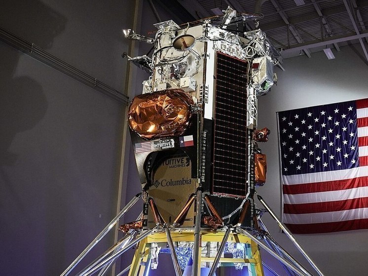 Американский посадочный модуль IM-1 на Луне упал на бок, но не сломался