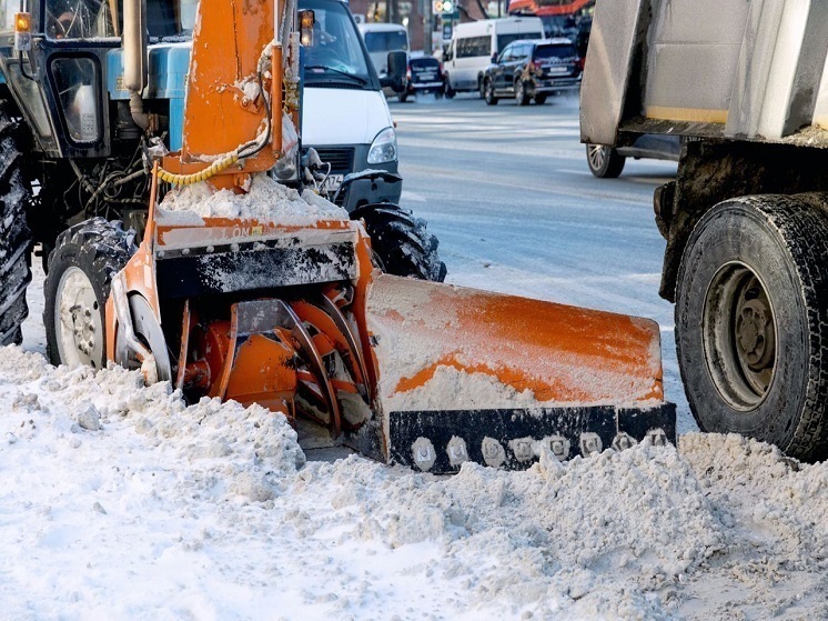 За ночь из Челябинска вывезли более 14,5 тысяч кубометров снега