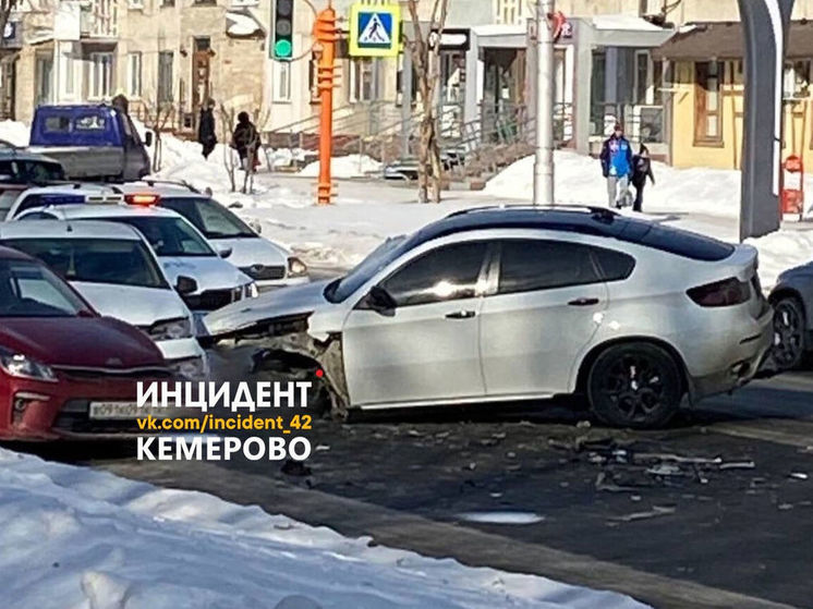ДТП произошло на бульваре в Кемерове
