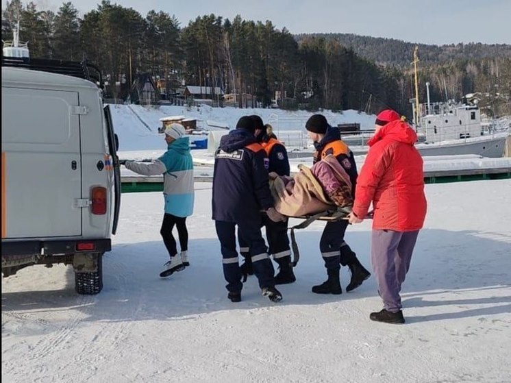 Мужчина на мотособаке наехал на палатку с женщиной на Красноярском водохранилище